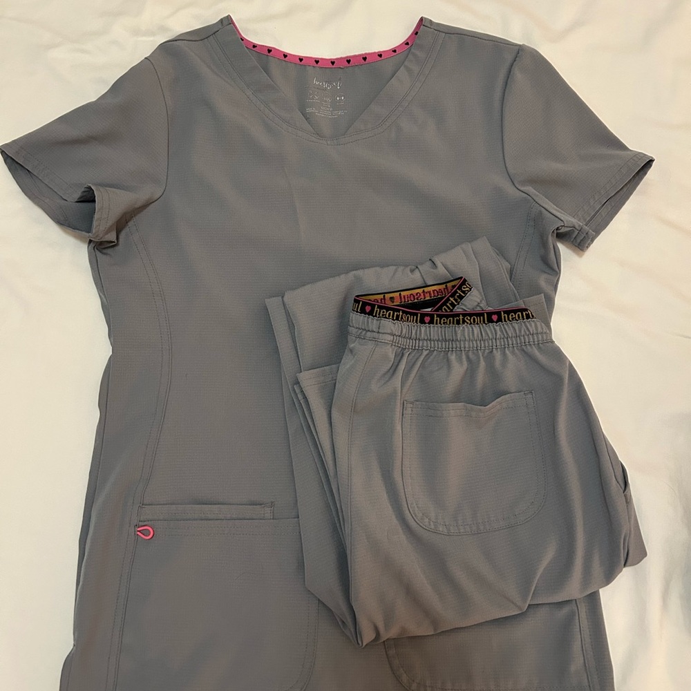 Gray Heartsoul scrub set - 1 top 2 bottoms